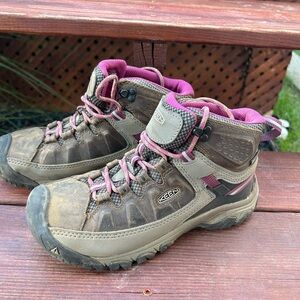 KEEN Women's Brown and Purple hiking Shoes